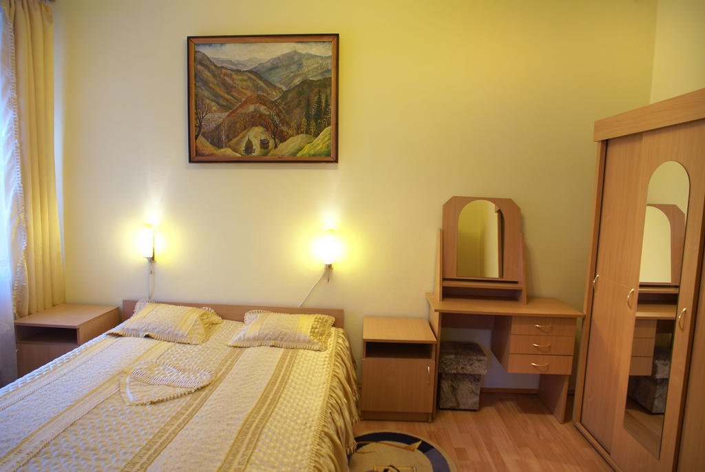 Europa Hotel Rakhiv Room photo